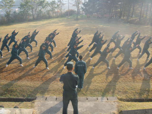 제식&도수체조하는 후보생들의 모습 썸네일 이미지