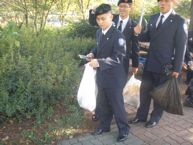 교내 청소 썸네일 이미지