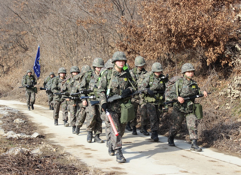 '15년 동계입영훈련 행군 썸네일 이미지