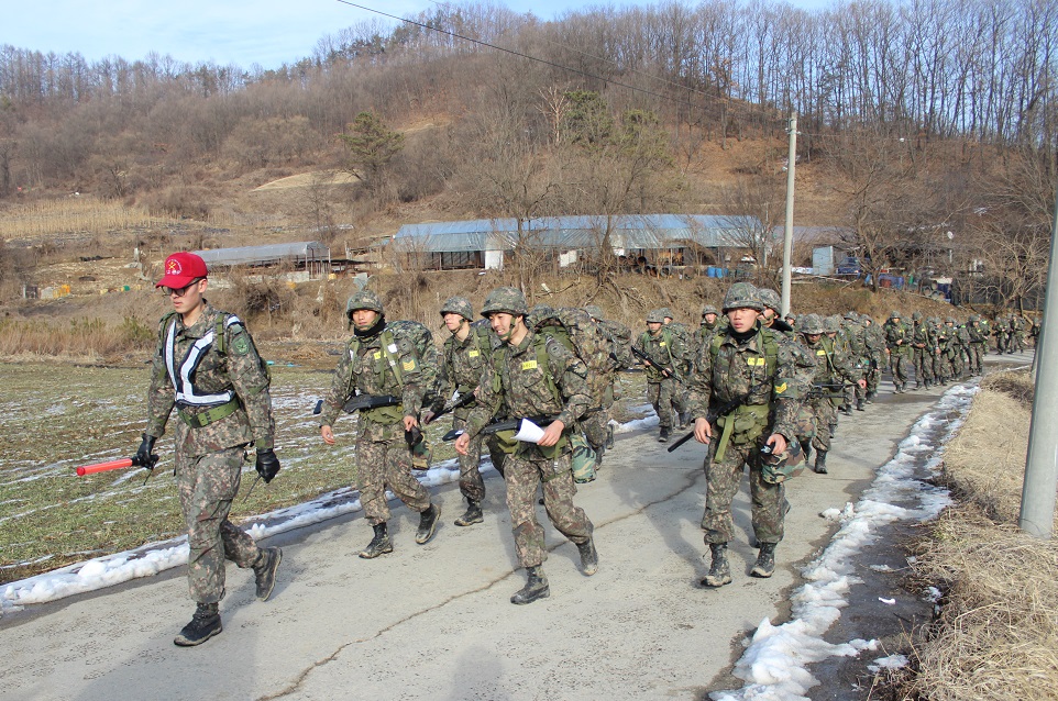 '15년 동계입영훈련 행군 썸네일 이미지