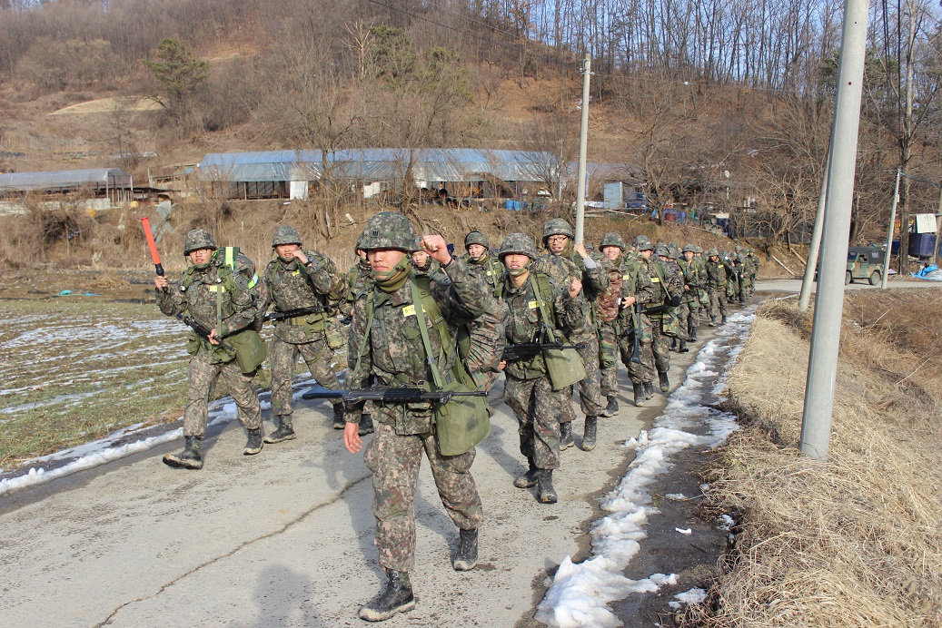 '15년 동계입영훈련 행군 썸네일 이미지
