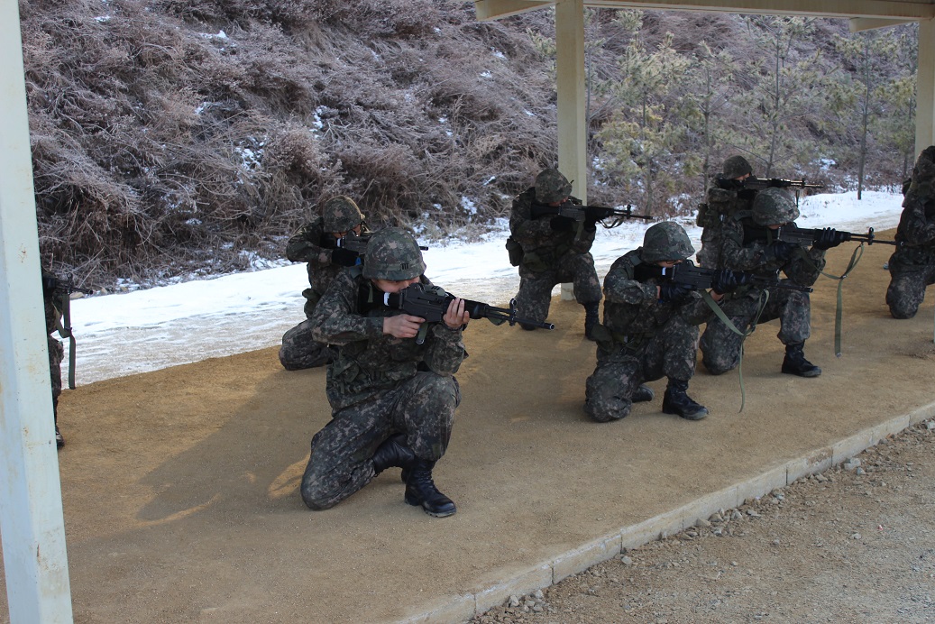'15년 동계입영훈련 개인화기사격장 썸네일 이미지