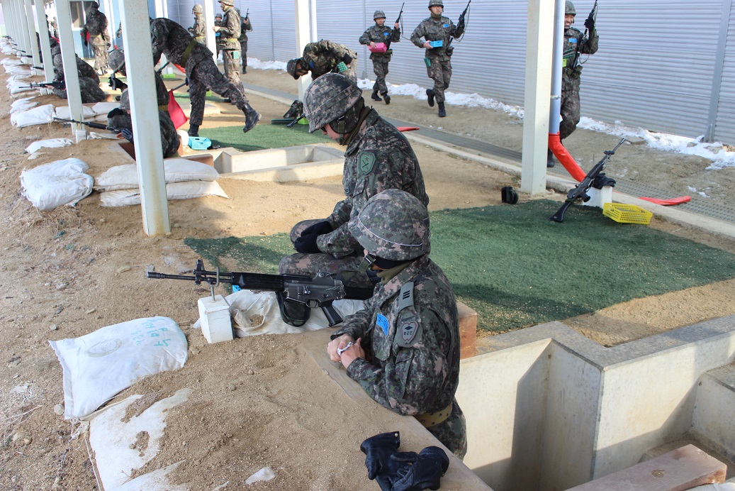 '15년 동계입영훈련 개인화기사격장 썸네일 이미지