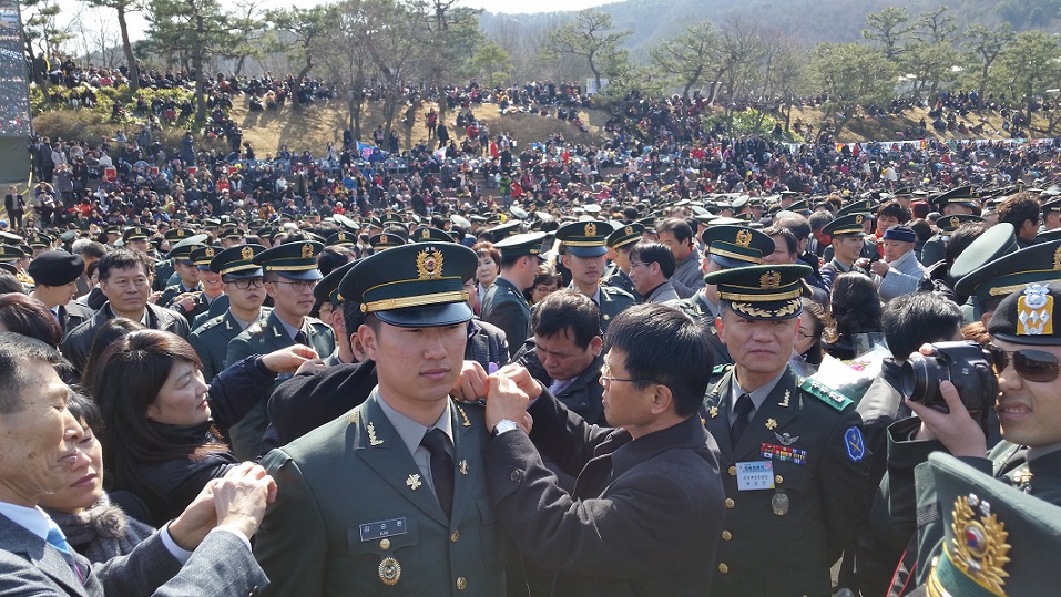 '15년 합동임관식 계급장 수여 (3.12) 썸네일 이미지