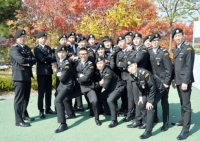 35보병사단 행사 참석 후 단체사진 썸네일 이미지