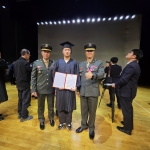 우석대학교 졸업식에 7공수특전여단장, 35보병사단장, 해병대사령관 표창 수상(2.22) 썸네일 이미지